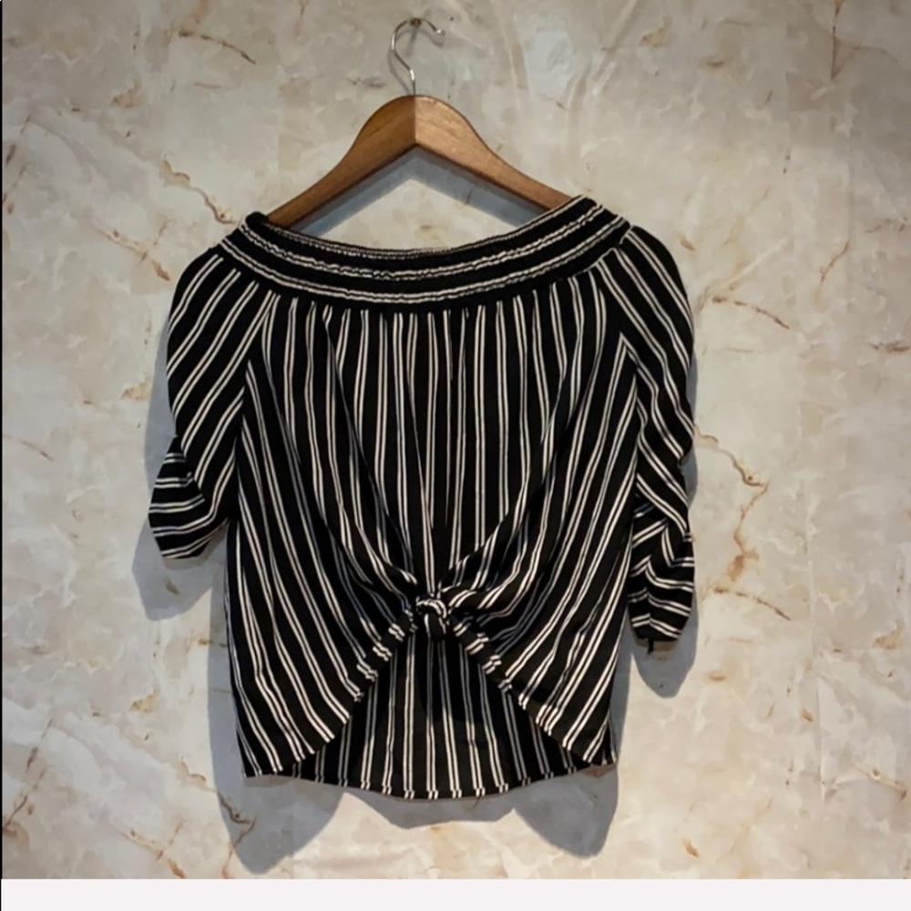 Black/white striped top